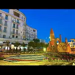 Lumineux Vue Et Jardin Exceptionnel 3 Etoiles Мантон