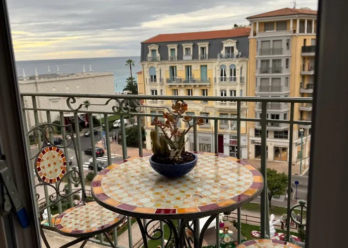 Lumineux Vue Et Jardin Exceptionnel 3 Etoiles * Mentona