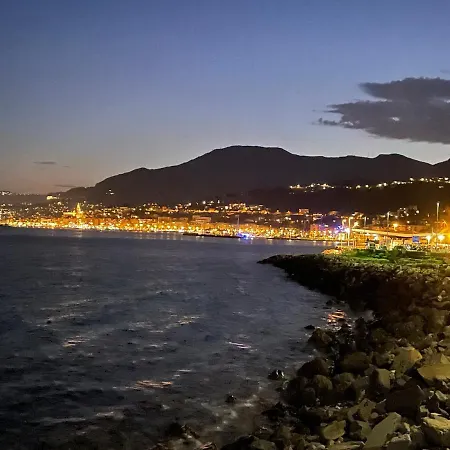 Lumineux Vue Et Jardin Exceptionnel *