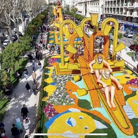 Et Lumineux Vue Et Jardin Exceptionnel Appartement Menton