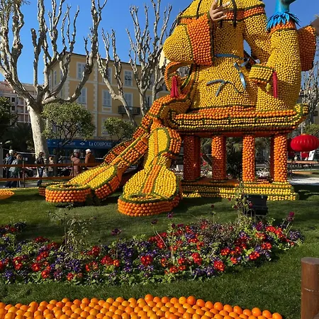 Appartement Et Lumineux Vue Et Jardin Exceptionnel Menton