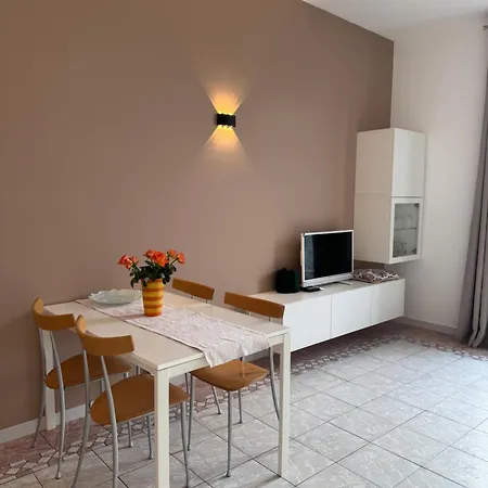 Superbe Classe Vue Et Jardin, Emplacement Exceptionnel, Climatise Apartment