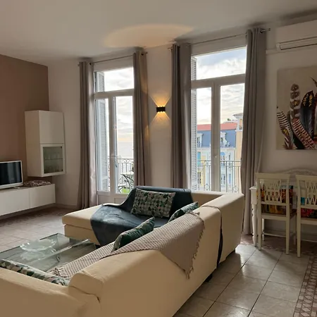 Apartment Superbe Classe Vue Et Jardin, Emplacement Exceptionnel, Climatise *