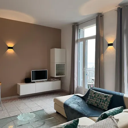 Apartment Superbe Classe Vue Et Jardin, Emplacement Exceptionnel, Climatise Menton