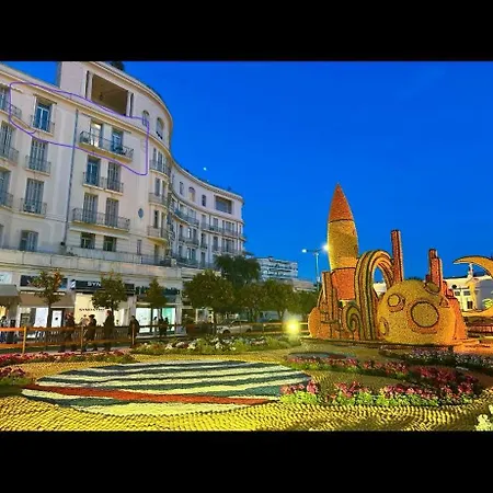Superbe Classe Vue Et Jardin, Emplacement Exceptionnel, Climatise Menton