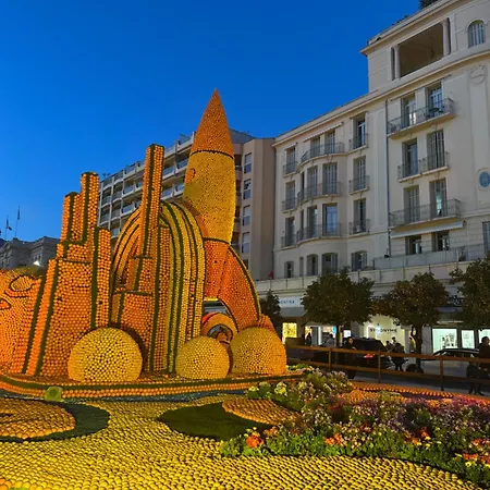 Apartment Superbe Classe Vue Et Jardin, Emplacement Exceptionnel, Climatise Menton