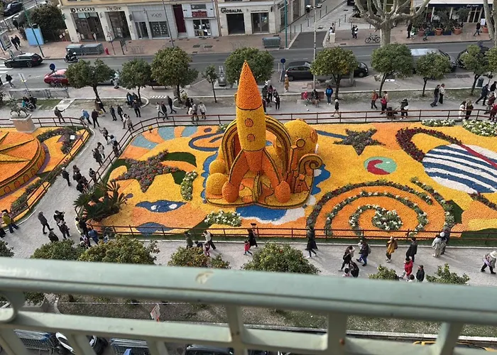 Lumineux Vue Et Jardin Exceptionnel 3 étoiles *